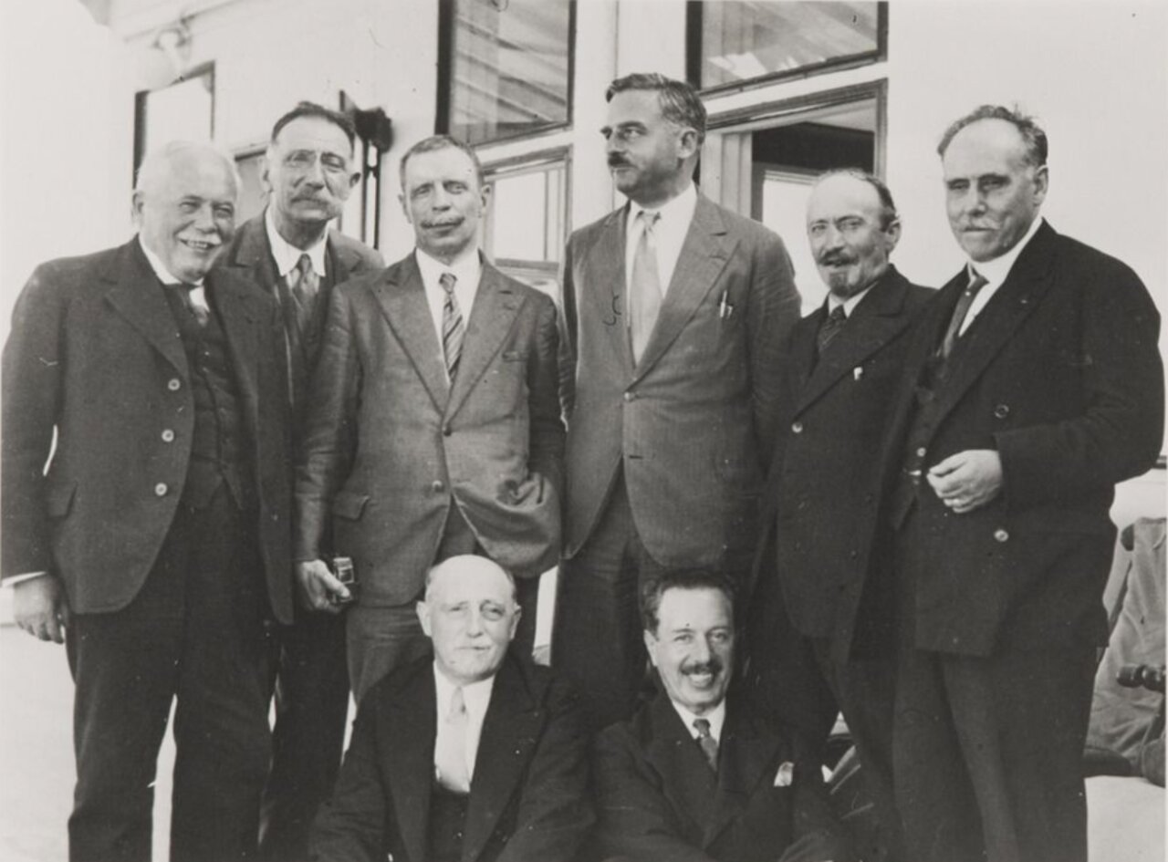 Astronomers traveling from Europe to North America for the IAU GA 1932